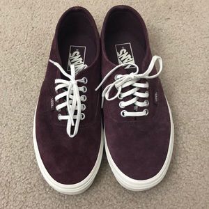 Vans Suede Low Top Sneakers